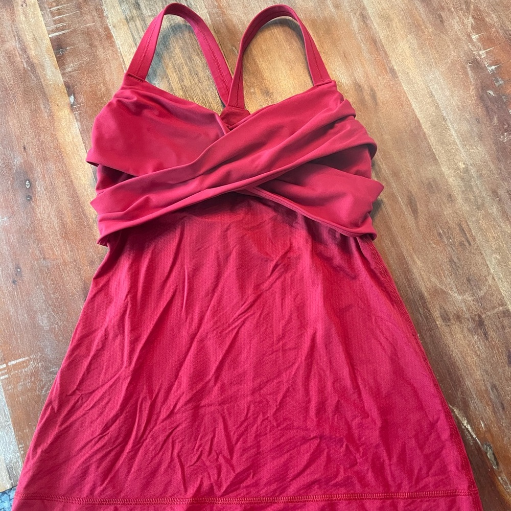 Cute red straps lululemon top size 6